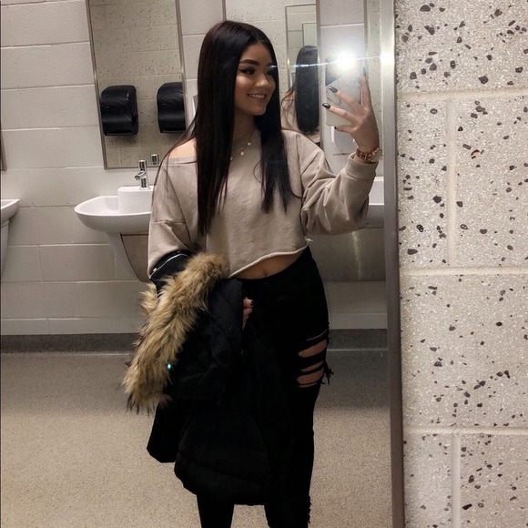 MEET YOUR POSHER 🤪 - Picture 2 of 4